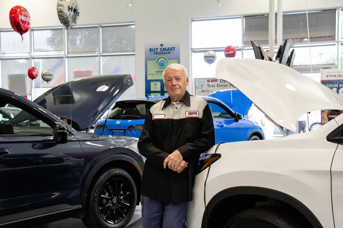 auto repair specialist in WestWoodHonda service centre.
